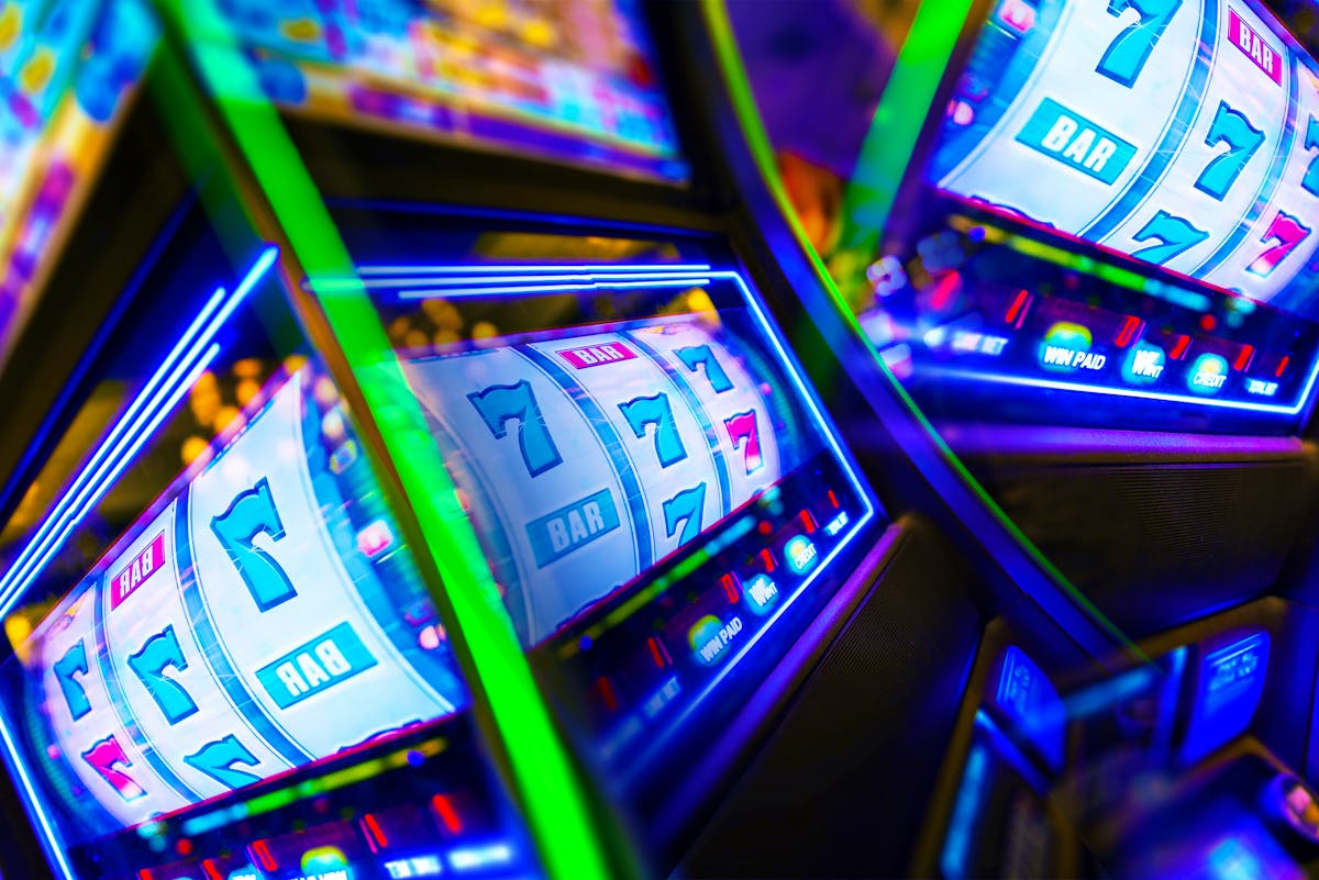 A Bitcasino guide: The history of slot machines - Blog - Bitcasino.io