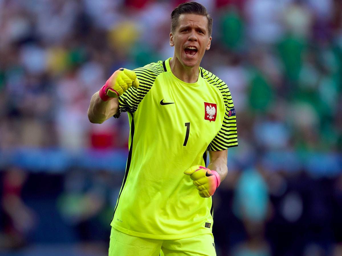 Para Szczesny, ele é o melhor goleiro do mundo