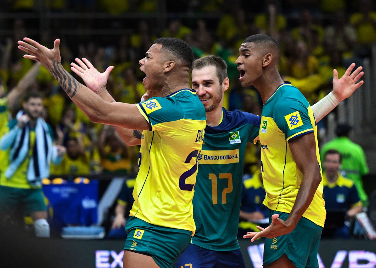 Em jogo tenso, Brasil bate a República Tcheca de virada e mantém os 100% de aproveitamento no Pré-Olímpico de Vôlei Masculino