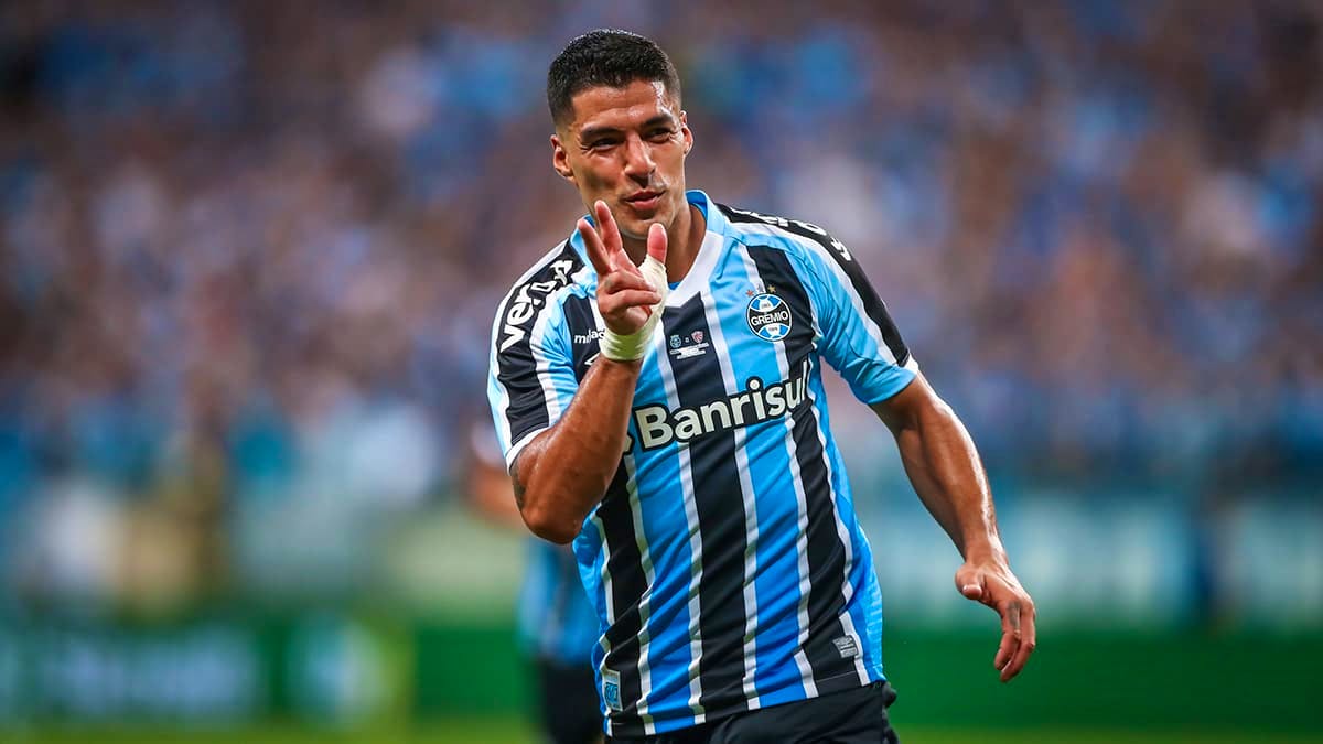 Suárez marca, Grêmio vence o Caxias e conquista o Gaúchão